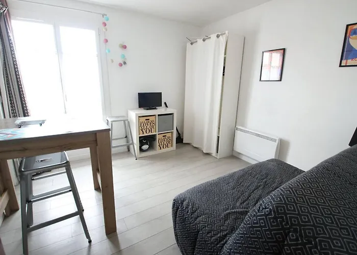 Joli à 3 Min De La - Rénové En Avril 2025 Apartamento *