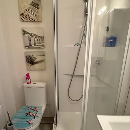 Joli A 3 Min De La - Renove En Avril 2025 Apartment