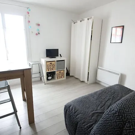 Joli A 3 Min De La - Renove En Avril 2025 Apartment *